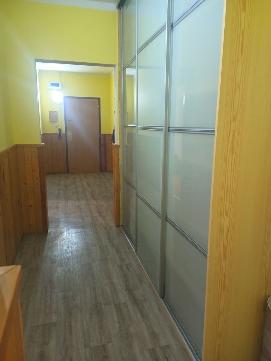 Prenájom bytu 3-izbový 80 m², Na Lani, Nový Jičín, Moravskoslezský kraj Prenájom bytu 3-izbový 80 m², Na Lani, Nový Jičín, Moravskoslezský kraj