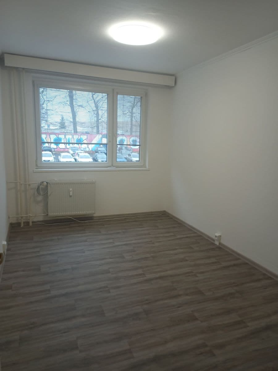 Prenájom bytu 3-izbový 80 m², Na Lani, Nový Jičín, Moravskoslezský kraj Prenájom bytu 3-izbový 80 m², Na Lani, Nový Jičín, Moravskoslezský kraj