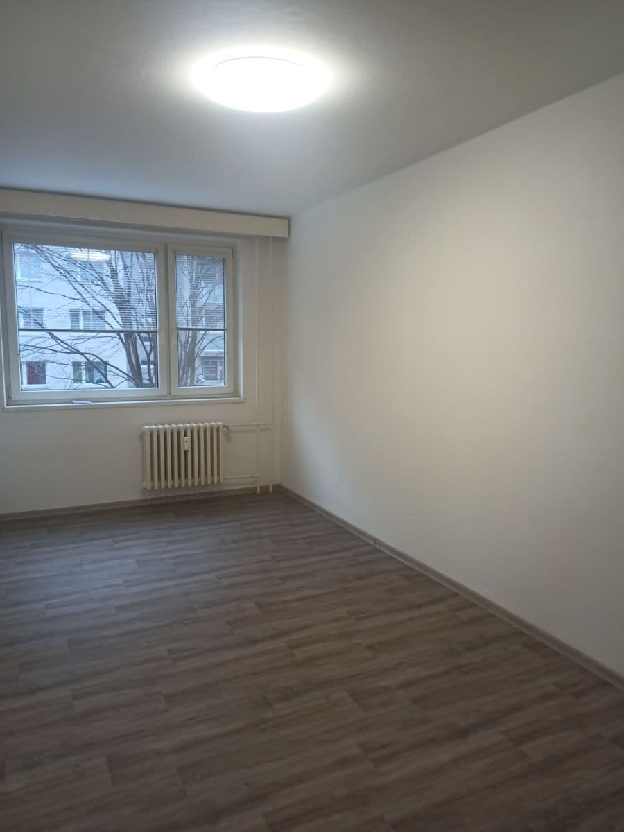 Prenájom bytu 3-izbový 80 m², Na Lani, Nový Jičín, Moravskoslezský kraj Prenájom bytu 3-izbový 80 m², Na Lani, Nový Jičín, Moravskoslezský kraj