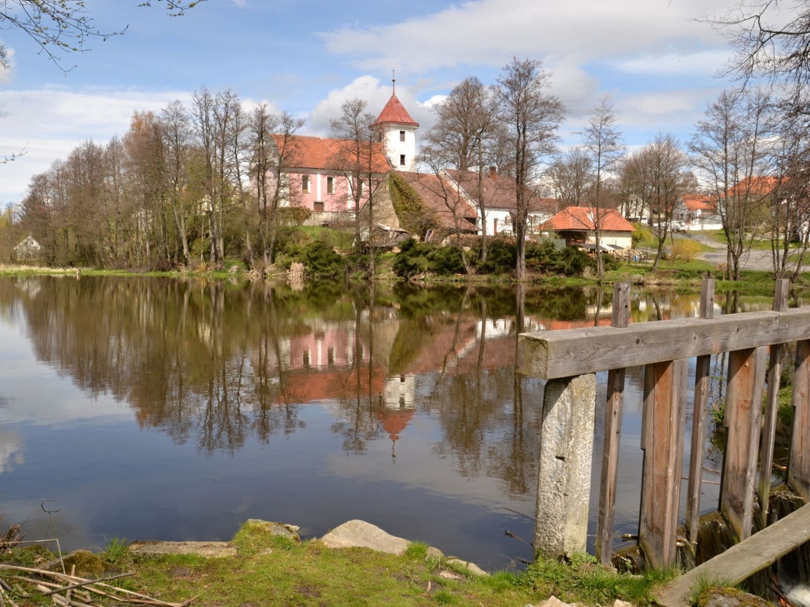 Predaj pozemku 1.780 m², Nalžovské Hory, Plzeňský kraj Predaj pozemku 1.780 m², Nalžovské Hory, Plzeňský kraj