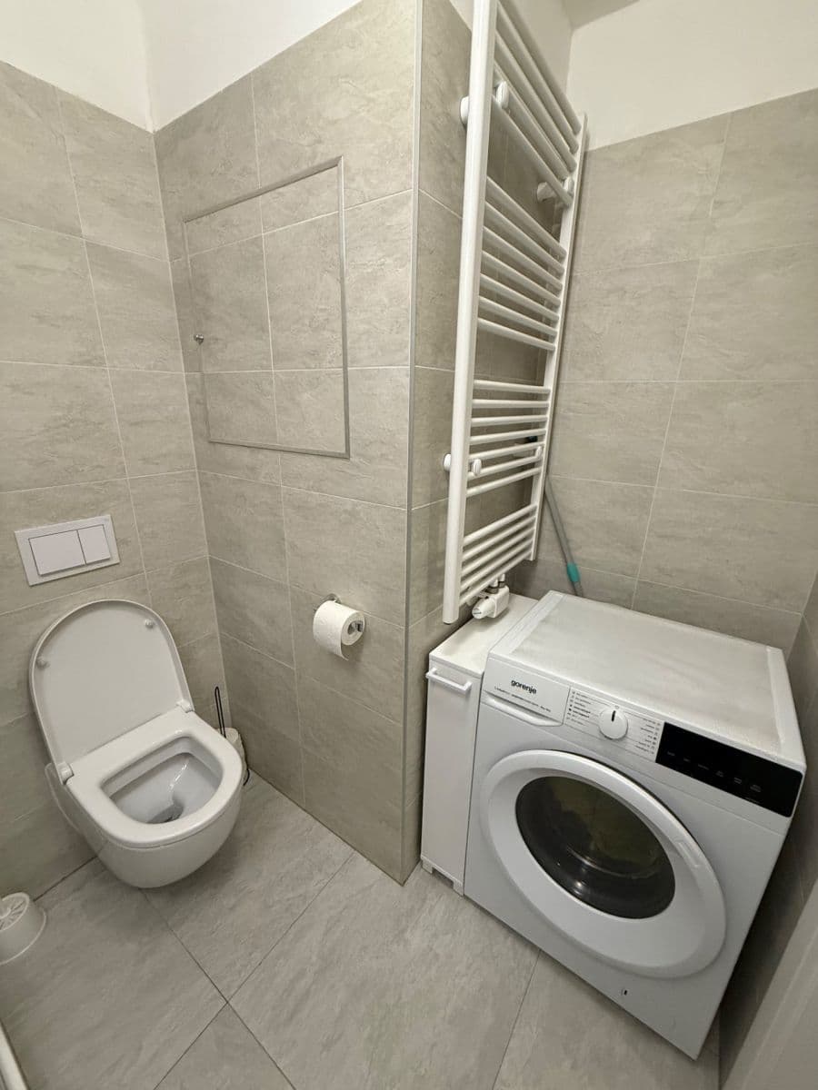 Prenájom bytu 1-izbový 32 m², U Konečné, Praha, Praha Prenájom bytu 1-izbový 32 m², U Konečné, Praha, Praha