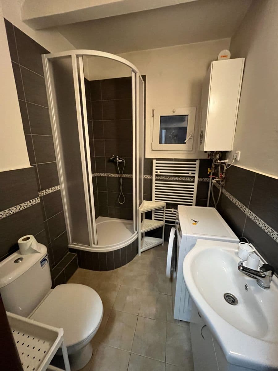 Prenájom bytu 1-izbový 26 m², U Pošty, Praha, Praha Prenájom bytu 1-izbový 26 m², U Pošty, Praha, Praha