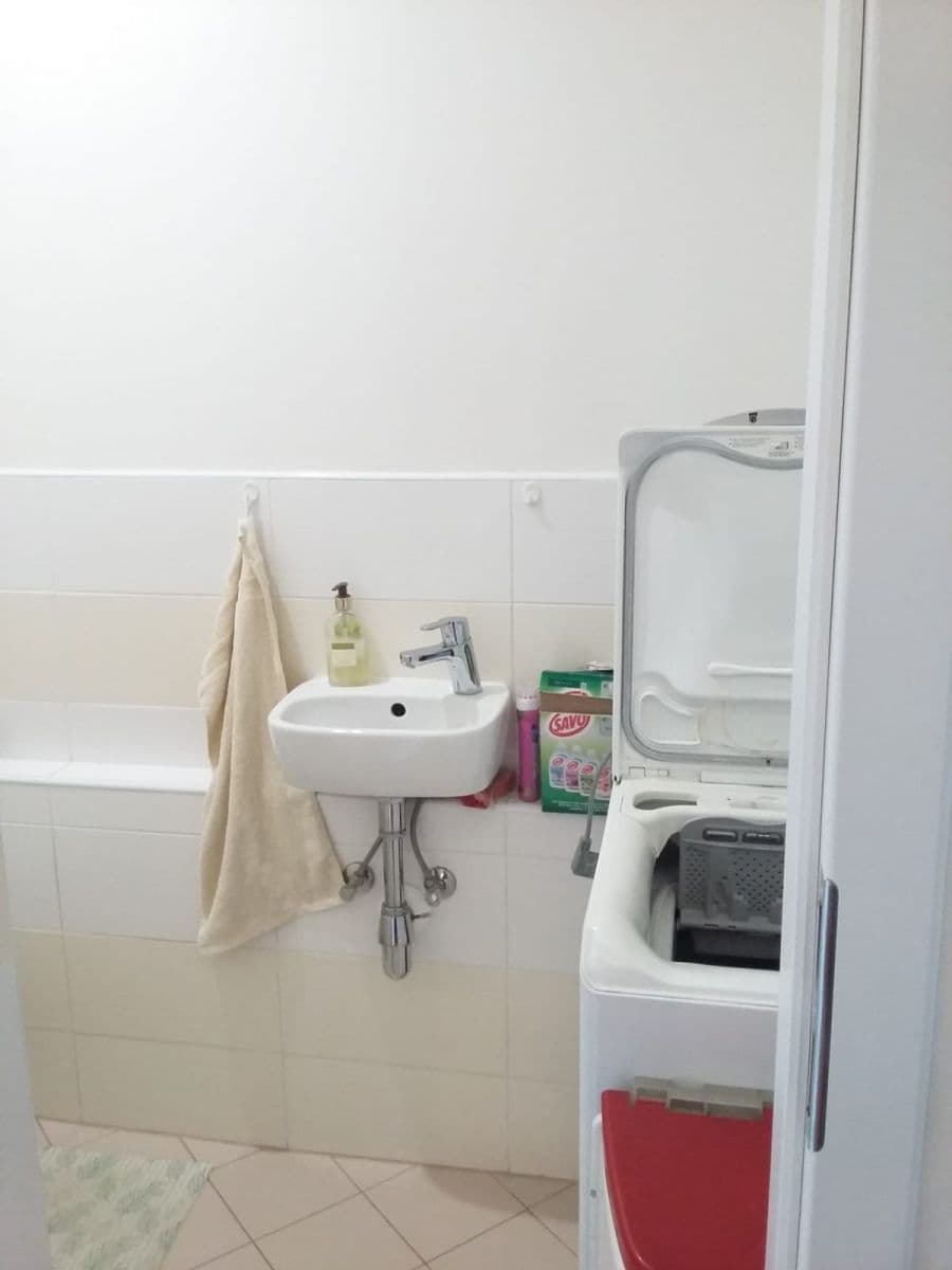 Predaj bytu 3-izbový 68 m², Jílovská, Praha, Praha Predaj bytu 3-izbový 68 m², Jílovská, Praha, Praha