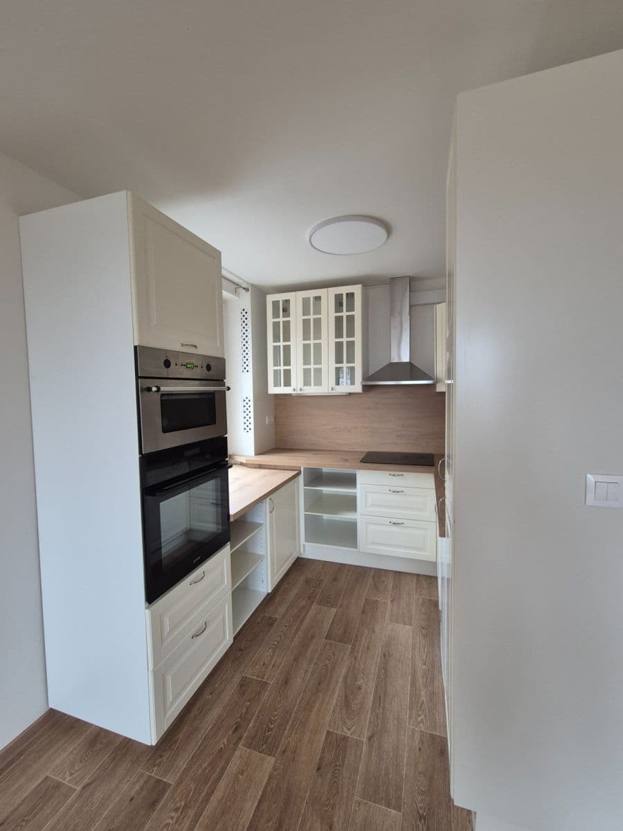 Prenájom bytu 2-izbový 41 m², V Zápolí, Praha, Praha Prenájom bytu 2-izbový 41 m², V Zápolí, Praha, Praha