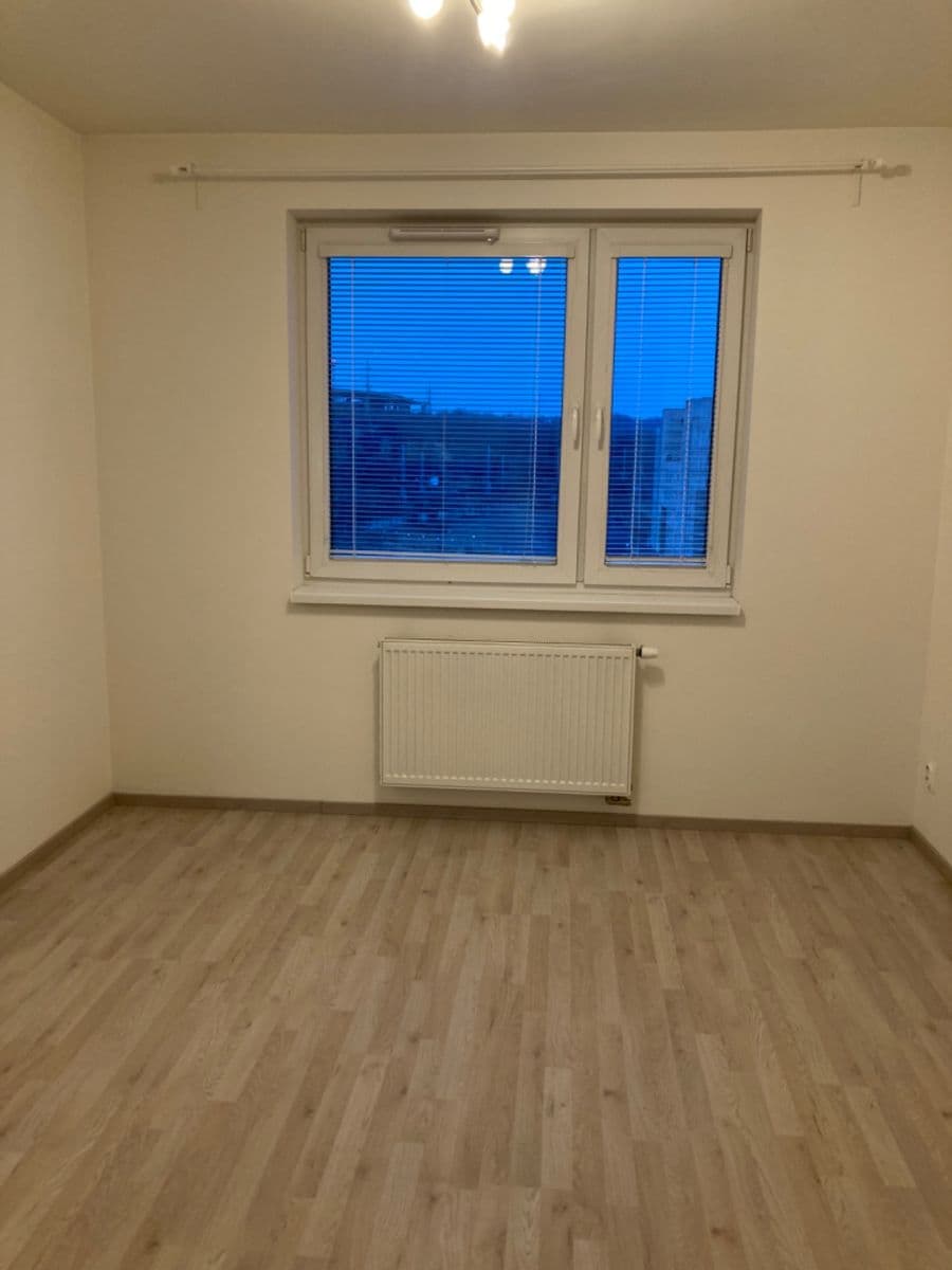Prenájom bytu 1-izbový 33 m², Strnadových, Praha, Praha Prenájom bytu 1-izbový 33 m², Strnadových, Praha, Praha