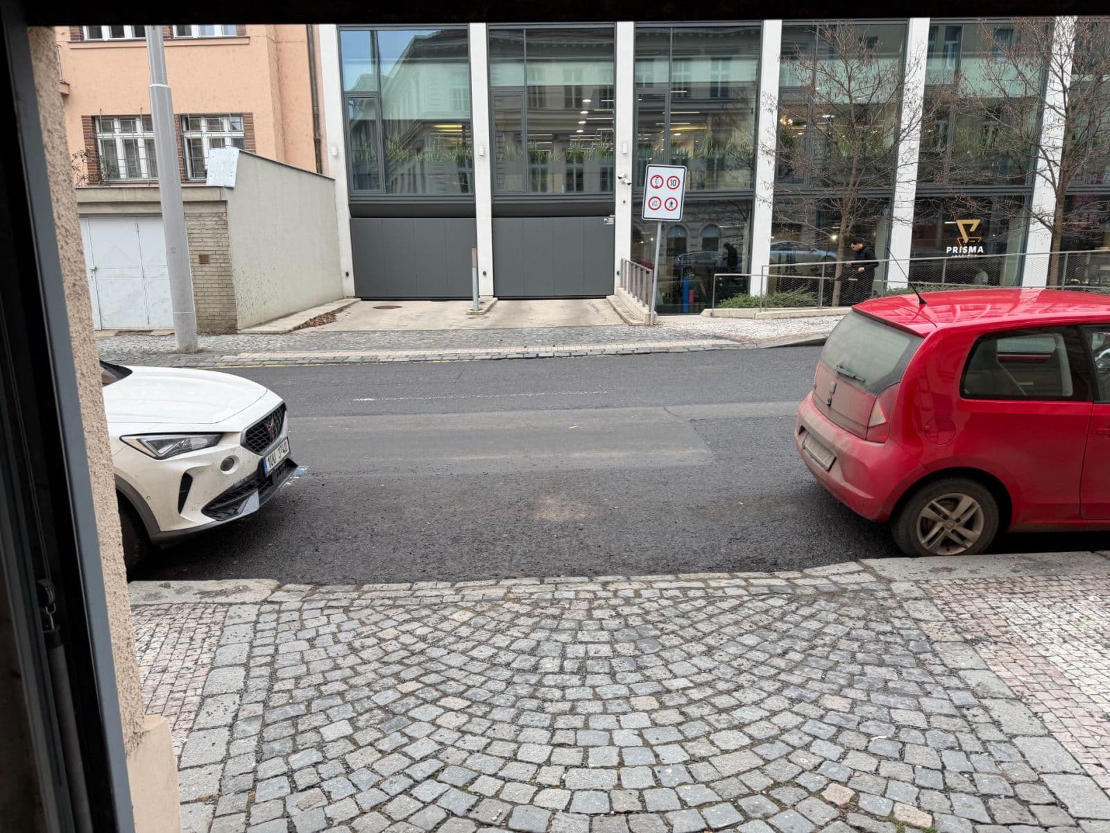 Prenájom garáže 36 m², Holečkova, Praha, Praha Prenájom garáže 36 m², Holečkova, Praha, Praha