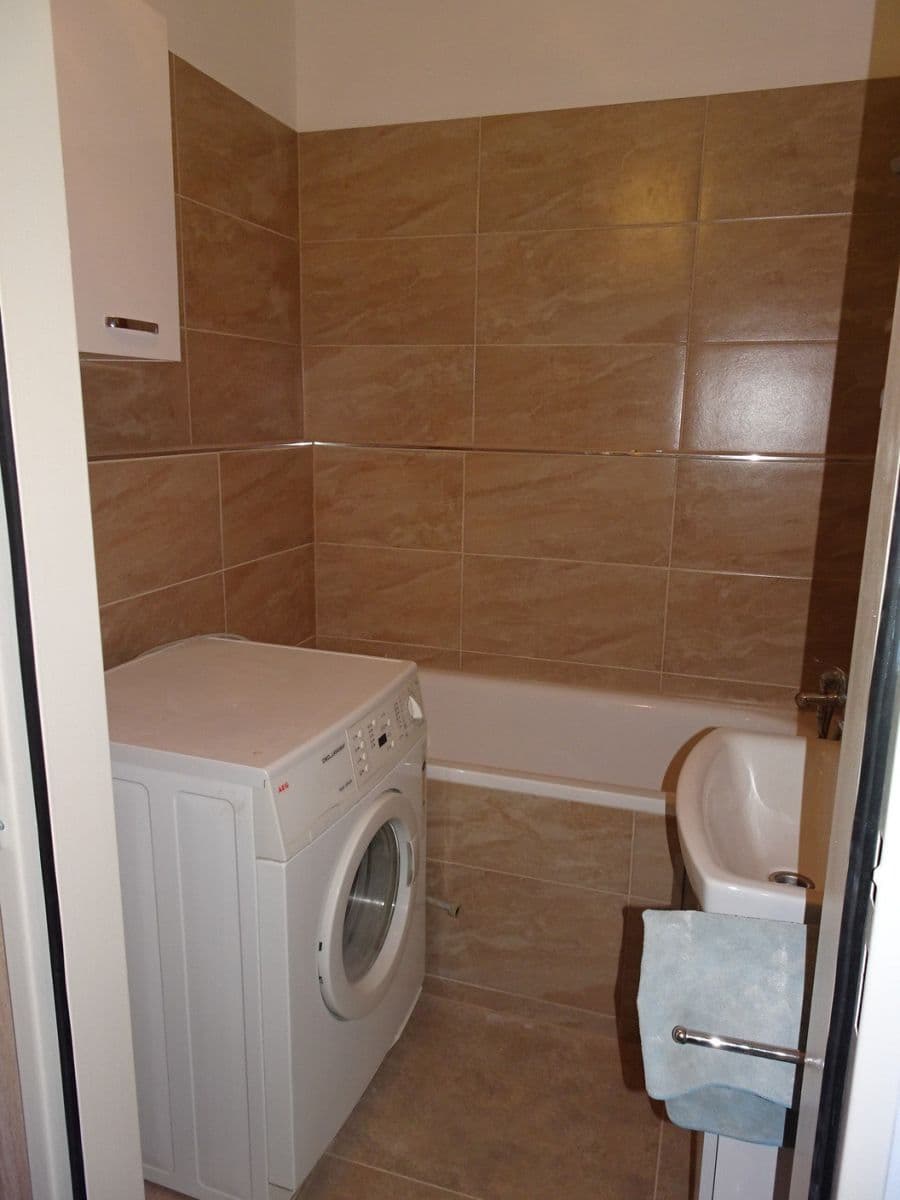 Prenájom bytu 3-izbový 70 m², Mikulova, Praha, Praha Prenájom bytu 3-izbový 70 m², Mikulova, Praha, Praha