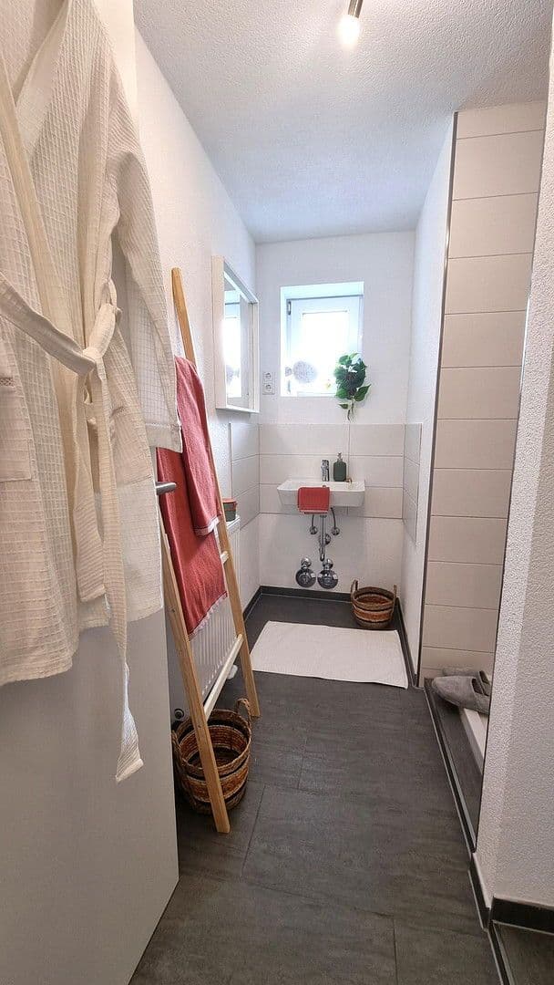 Prenájom bytu 4-izbový 64 m², Albstadt, Bádensko-Wurttembersko Prenájom bytu 4-izbový 64 m², Albstadt, Bádensko-Wurttembersko