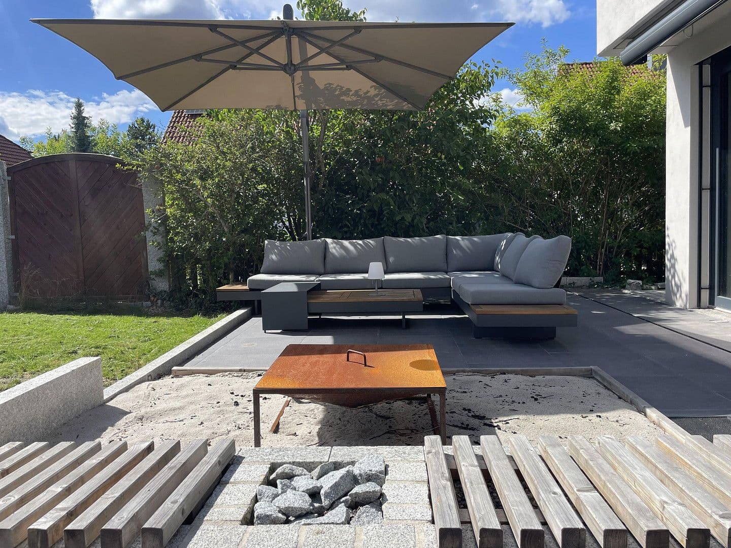 Predaj domu 290 m², pozemek 630 m², Burgthann, Bavorsko Predaj domu 290 m², pozemek 630 m², Burgthann, Bavorsko