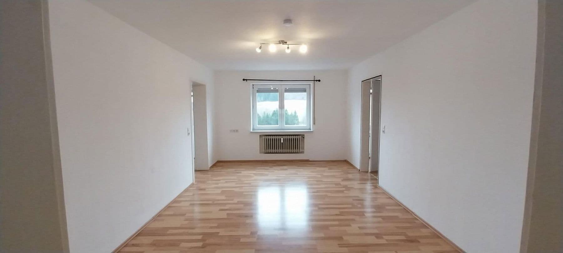 Prenájom bytu 4-izbový 110 m², Zimmern ob Rottweil, Bádensko-Wurttembersko Prenájom bytu 4-izbový 110 m², Zimmern ob Rottweil, Bádensko-Wurttembersko