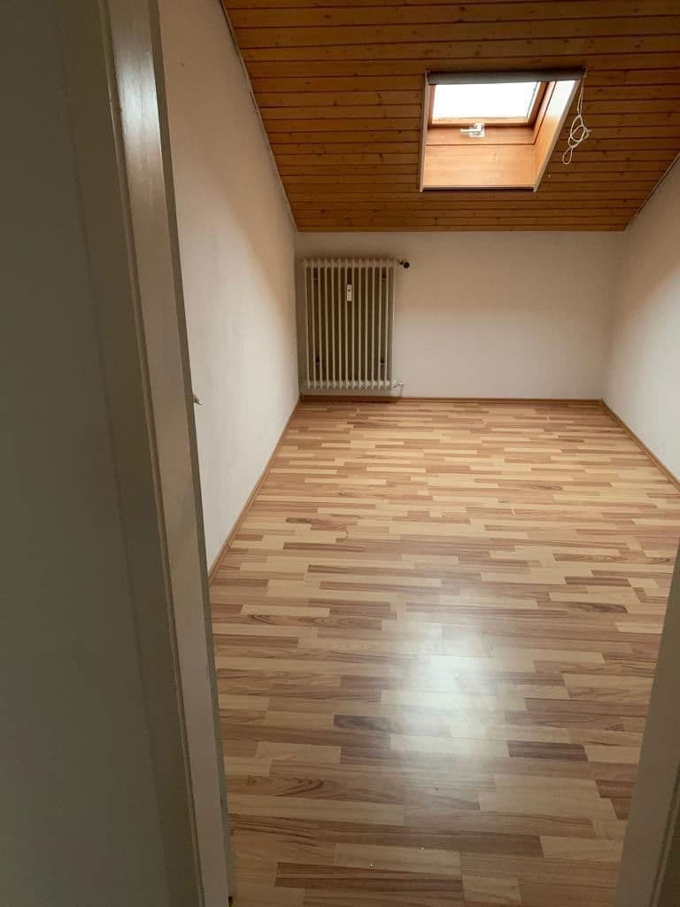 Prenájom bytu 4-izbový 110 m², Zimmern ob Rottweil, Bádensko-Wurttembersko Prenájom bytu 4-izbový 110 m², Zimmern ob Rottweil, Bádensko-Wurttembersko