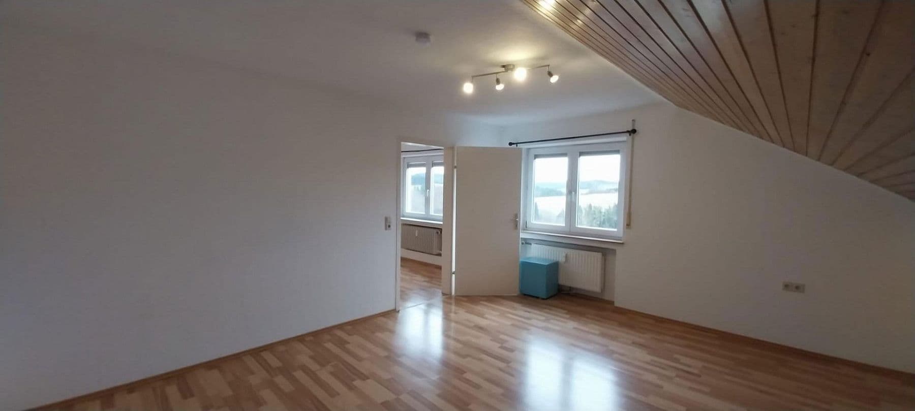 Prenájom bytu 4-izbový 110 m², Zimmern ob Rottweil, Bádensko-Wurttembersko Prenájom bytu 4-izbový 110 m², Zimmern ob Rottweil, Bádensko-Wurttembersko