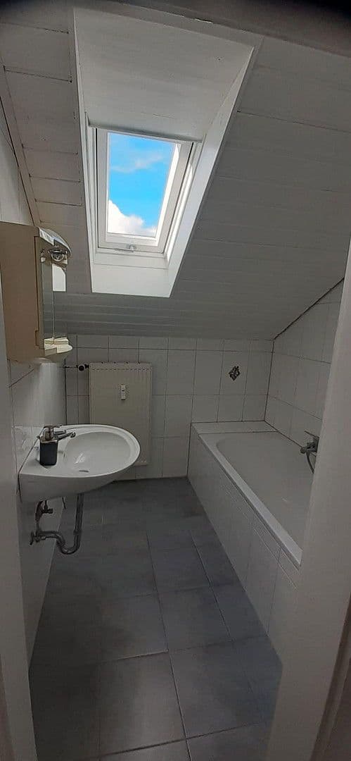 Prenájom bytu 4-izbový 110 m², Zimmern ob Rottweil, Bádensko-Wurttembersko Prenájom bytu 4-izbový 110 m², Zimmern ob Rottweil, Bádensko-Wurttembersko