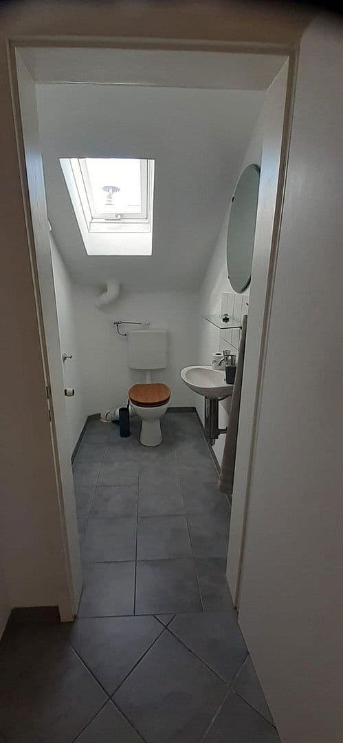 Prenájom bytu 4-izbový 110 m², Zimmern ob Rottweil, Bádensko-Wurttembersko Prenájom bytu 4-izbový 110 m², Zimmern ob Rottweil, Bádensko-Wurttembersko