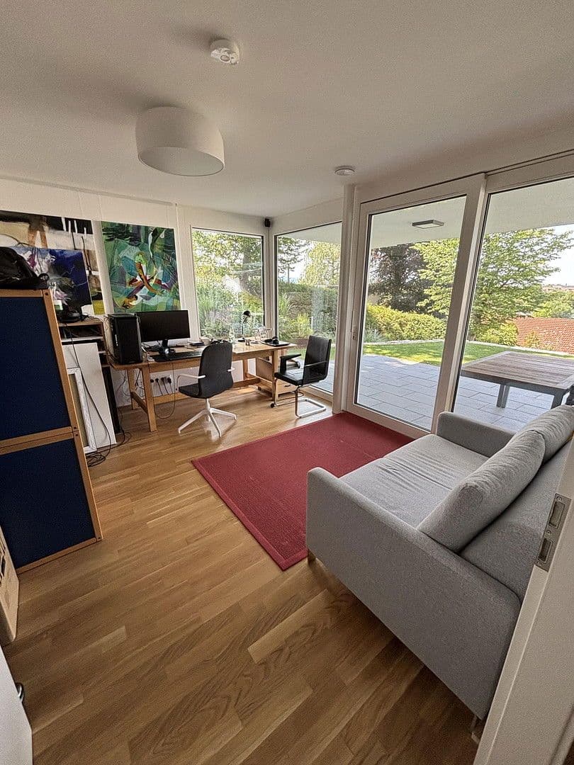 Predaj domu 187 m², pozemek 351 m², Kirchheim unter Teck, Bádensko-Wurttembersko Predaj domu 187 m², pozemek 351 m², Kirchheim unter Teck, Bádensko-Wurttembersko