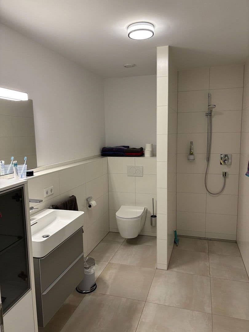 Predaj domu 187 m², pozemek 351 m², Kirchheim unter Teck, Bádensko-Wurttembersko Predaj domu 187 m², pozemek 351 m², Kirchheim unter Teck, Bádensko-Wurttembersko