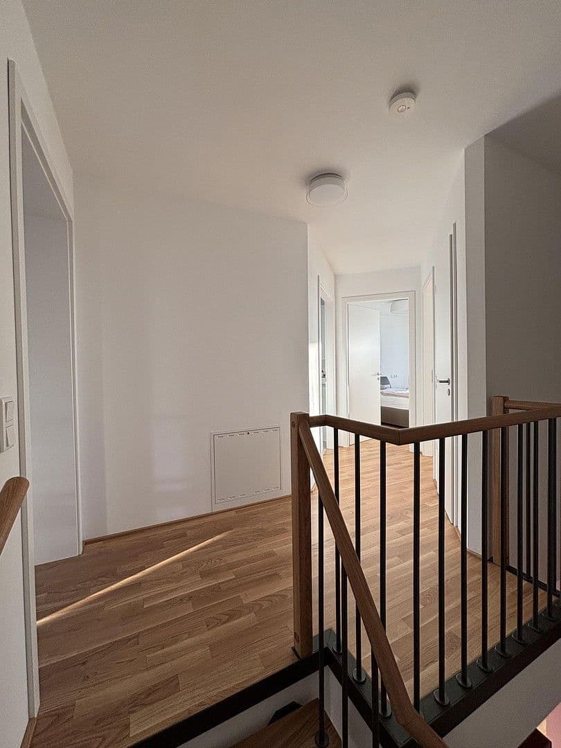 Predaj domu 187 m², pozemek 351 m², Kirchheim unter Teck, Bádensko-Wurttembersko Predaj domu 187 m², pozemek 351 m², Kirchheim unter Teck, Bádensko-Wurttembersko