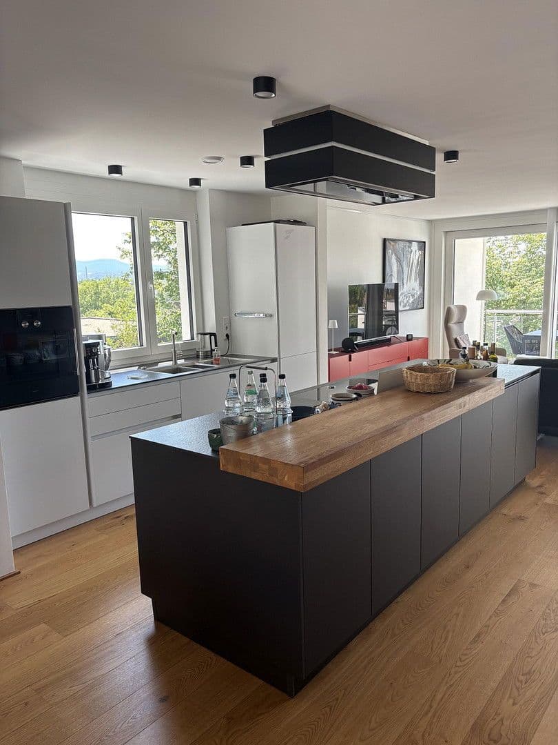 Predaj domu 187 m², pozemek 351 m², Kirchheim unter Teck, Bádensko-Wurttembersko Predaj domu 187 m², pozemek 351 m², Kirchheim unter Teck, Bádensko-Wurttembersko