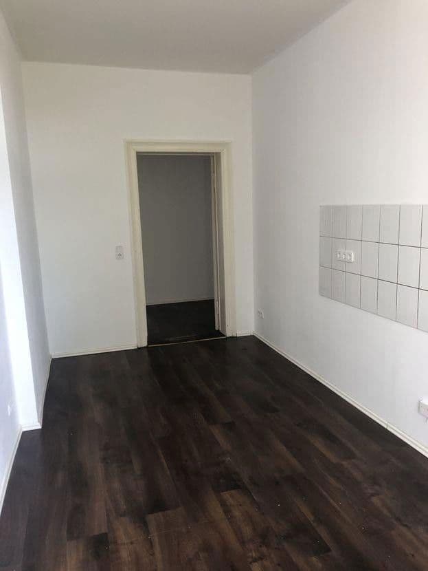 Prenájom bytu 4-izbový 105 m², Leipzigerstraße 19, Frankfurt Oder, Brandenbursko Prenájom bytu 4-izbový 105 m², Leipzigerstraße 19, Frankfurt Oder, Brandenbursko
