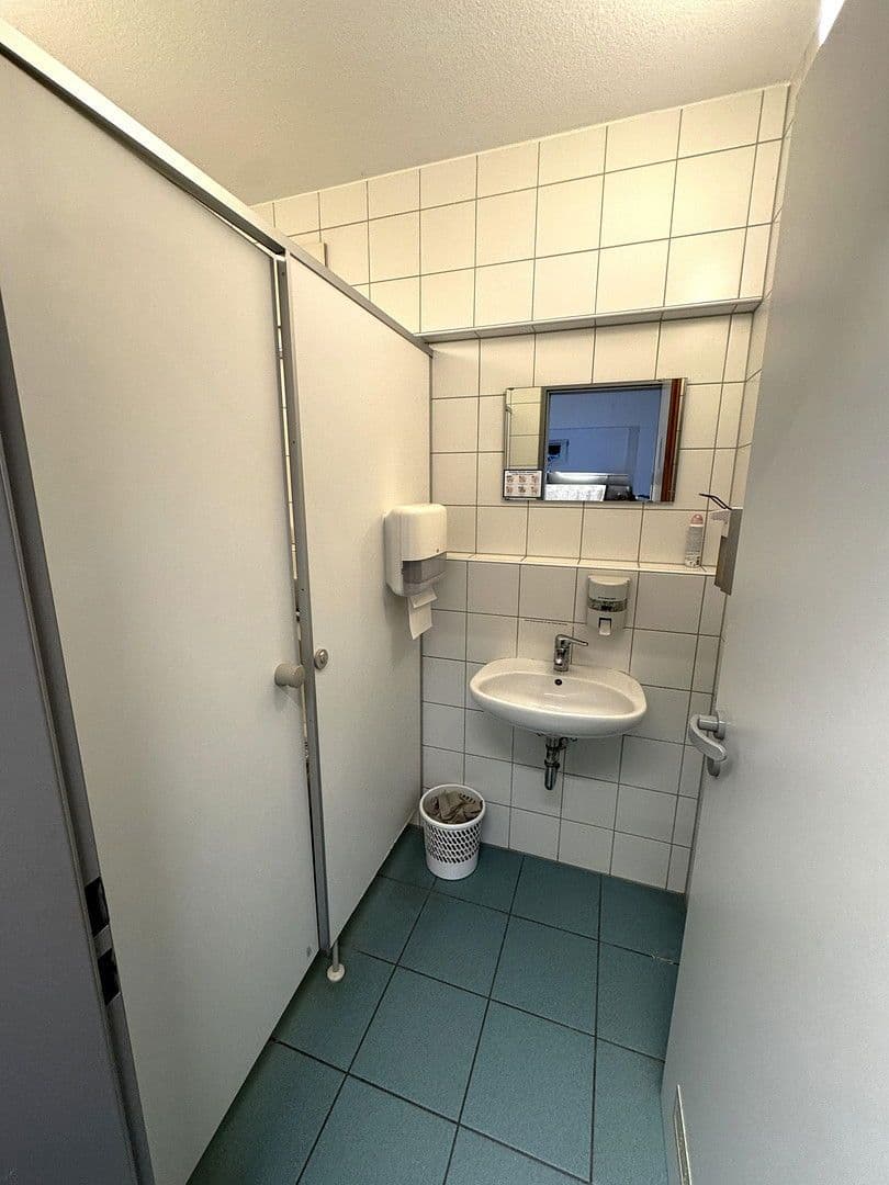 Prenájom kancelárie 215 m², Eisingen, Bavorsko Prenájom kancelárie 215 m², Eisingen, Bavorsko