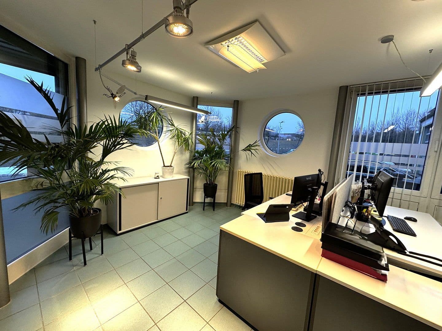 Prenájom kancelárie 215 m², Eisingen, Bavorsko Prenájom kancelárie 215 m², Eisingen, Bavorsko