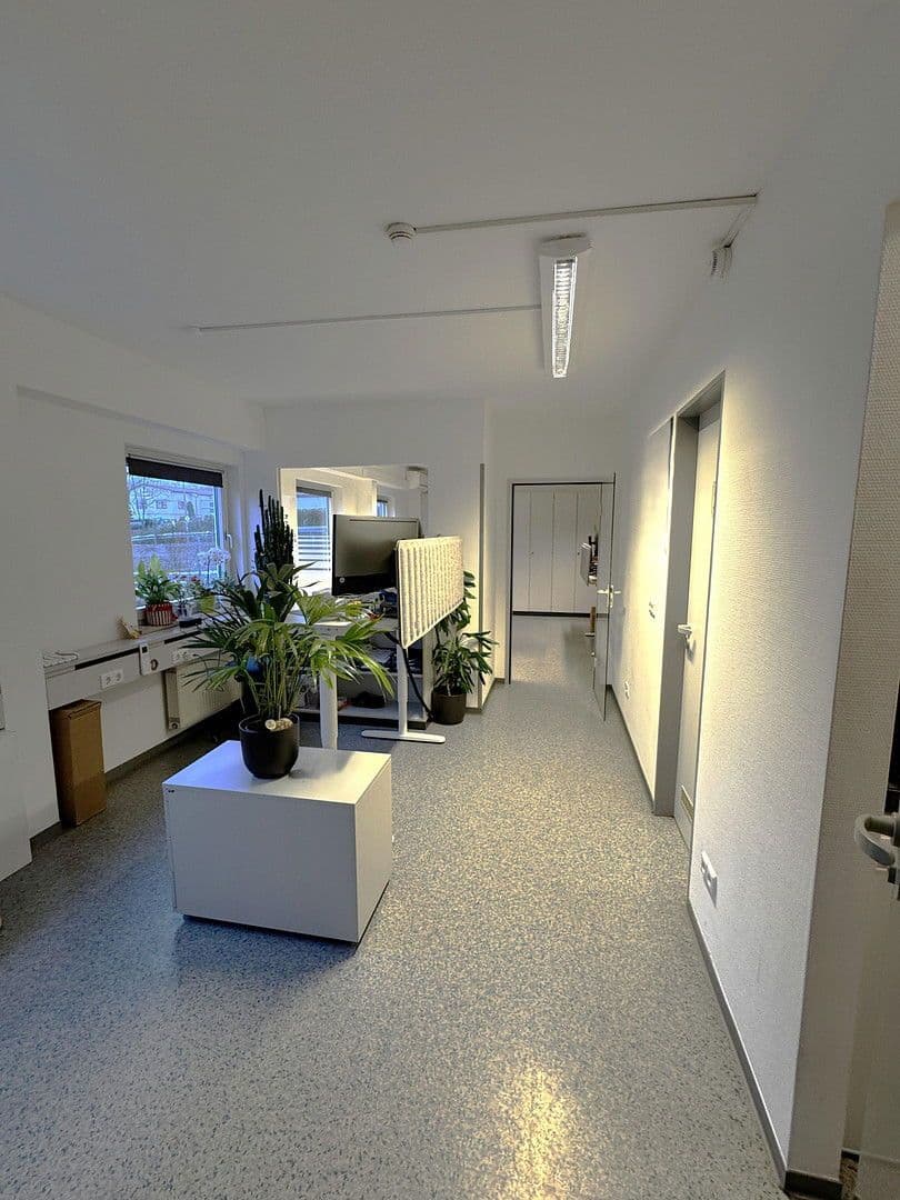 Prenájom kancelárie 215 m², Eisingen, Bavorsko Prenájom kancelárie 215 m², Eisingen, Bavorsko