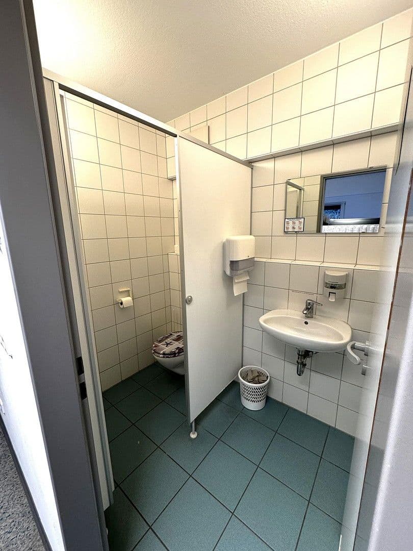 Prenájom kancelárie 215 m², Eisingen, Bavorsko Prenájom kancelárie 215 m², Eisingen, Bavorsko