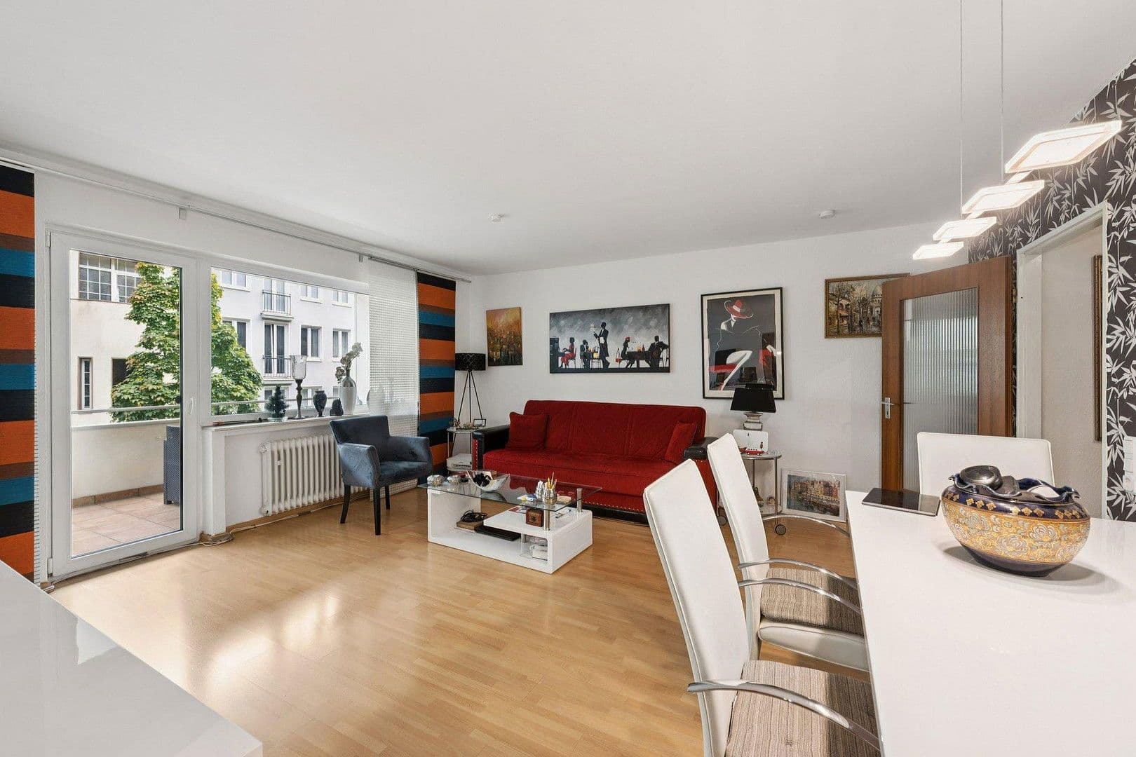 Prenájom bytu 2-izbový 56 m², Solinger Str. 7, Düsseldorf, Severné Porýnie - Westfálsko Prenájom bytu 2-izbový 56 m², Solinger Str. 7, Düsseldorf, Severné Porýnie - Westfálsko