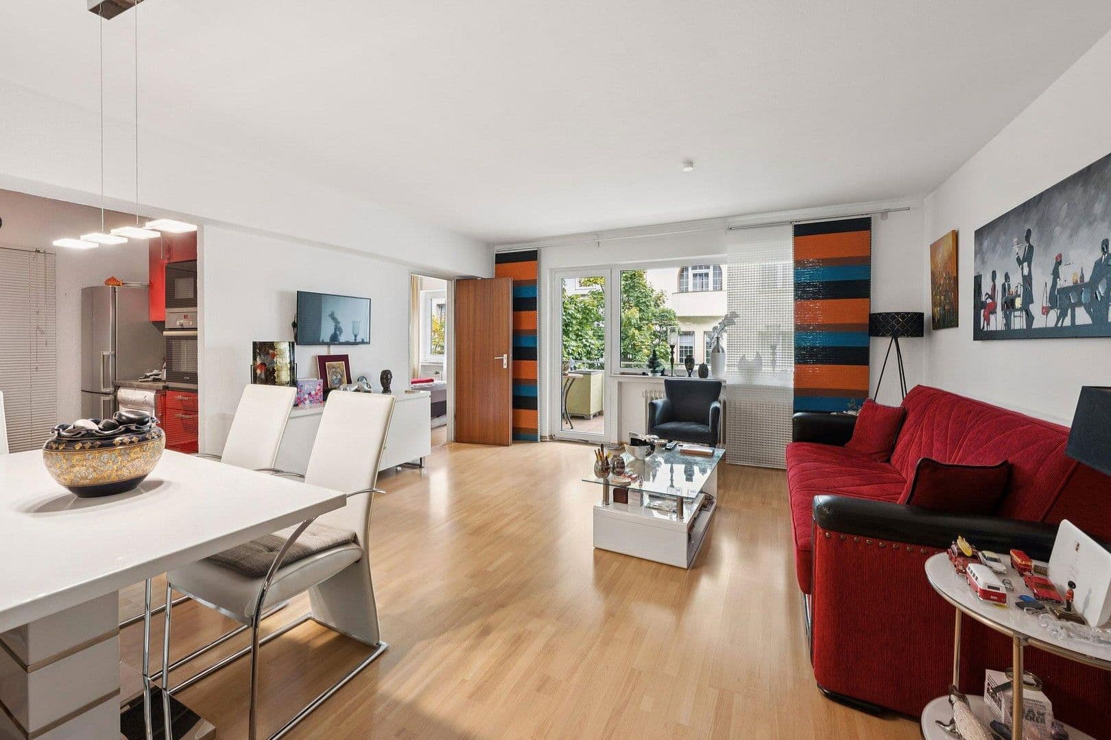 Prenájom bytu 2-izbový 56 m², Solinger Str. 7, Düsseldorf, Severné Porýnie - Westfálsko Prenájom bytu 2-izbový 56 m², Solinger Str. 7, Düsseldorf, Severné Porýnie - Westfálsko