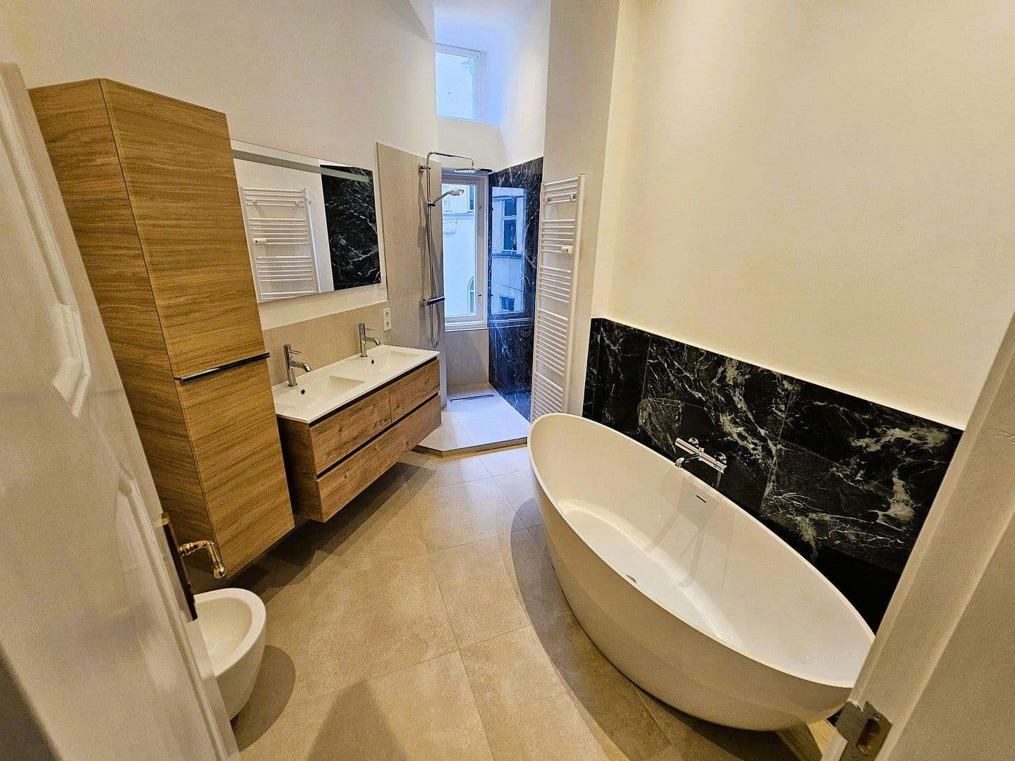 Prenájom kancelárie 230 m², Brandenburgische Straße 16, Berlin, Berlín Prenájom kancelárie 230 m², Brandenburgische Straße 16, Berlin, Berlín