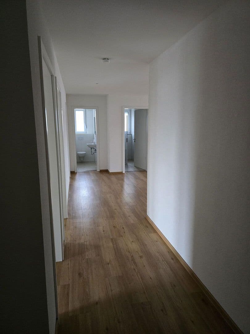 Prenájom bytu 4-izbový 94 m², Kehl, Bádensko-Wurttembersko Prenájom bytu 4-izbový 94 m², Kehl, Bádensko-Wurttembersko