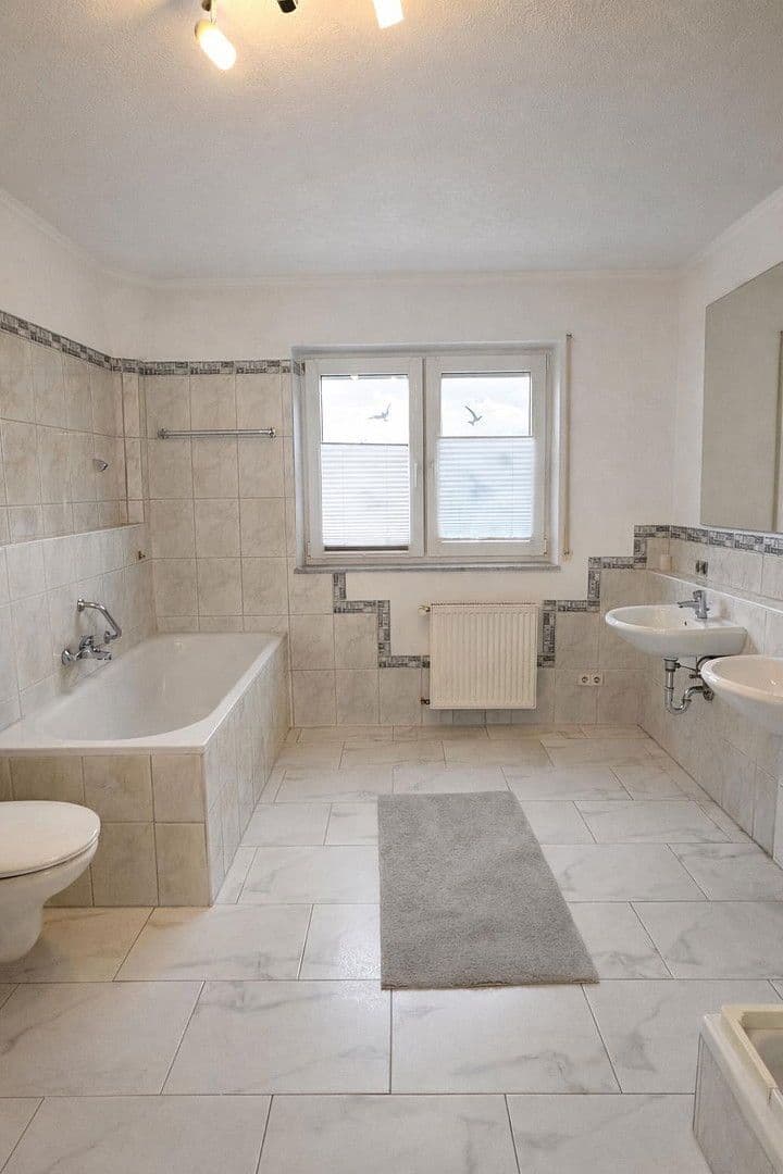 Predaj bytu 4-izbový 120 m², Kelterbergstraße, Gernsbach, Bádensko-Wurttembersko Predaj bytu 4-izbový 120 m², Kelterbergstraße, Gernsbach, Bádensko-Wurttembersko