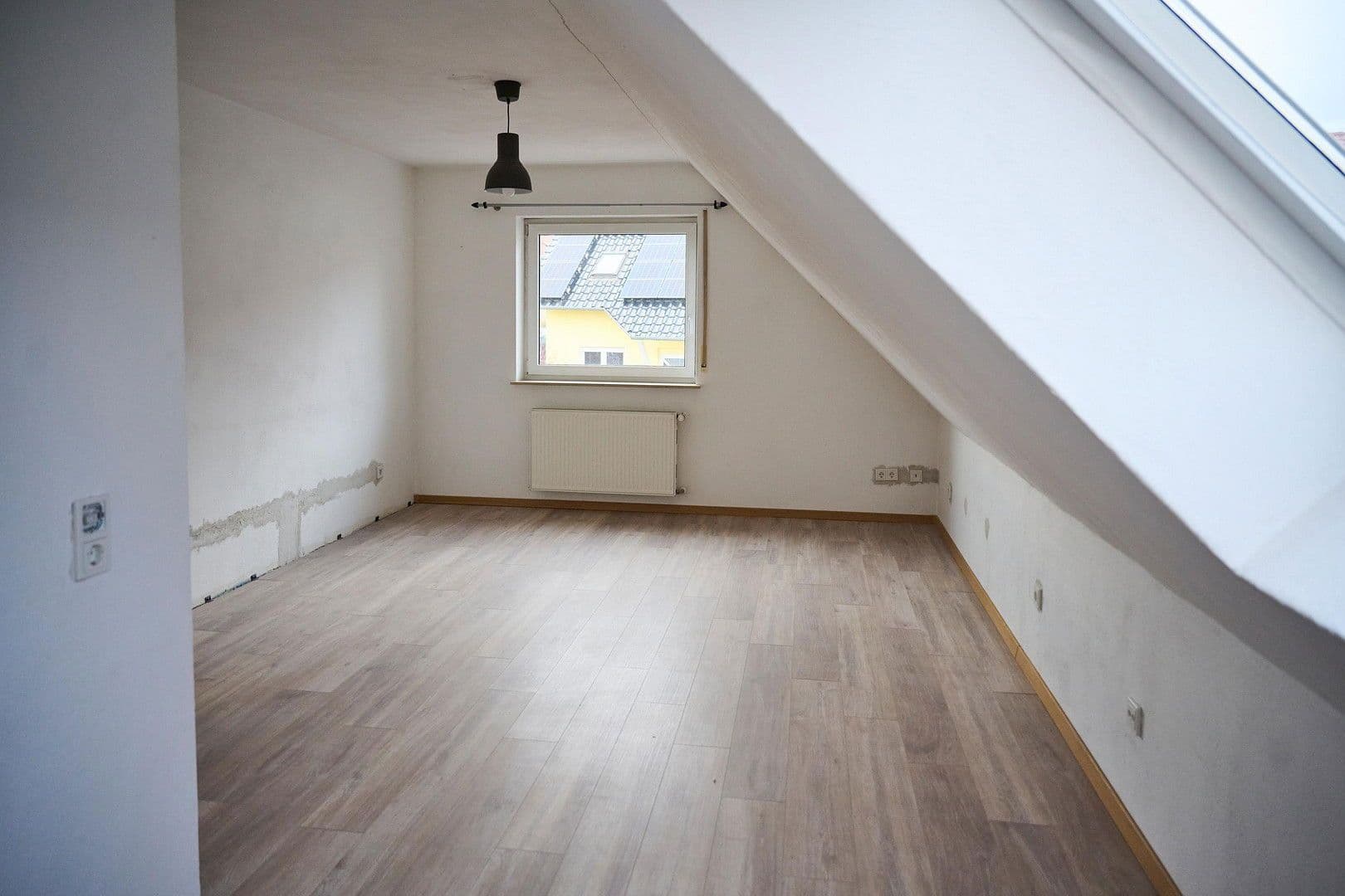 Predaj domu 112 m², pozemek 249 m², Sprendlingen, Porýnie-Falcko Predaj domu 112 m², pozemek 249 m², Sprendlingen, Porýnie-Falcko