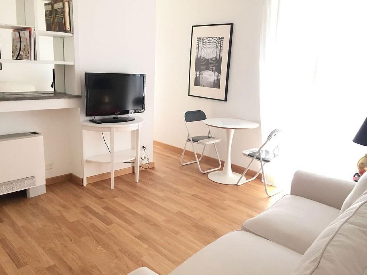 Prenájom bytu 1-izbový 45 m², Am Volkspark, Berlin, Berlín Prenájom bytu 1-izbový 45 m², Am Volkspark, Berlin, Berlín