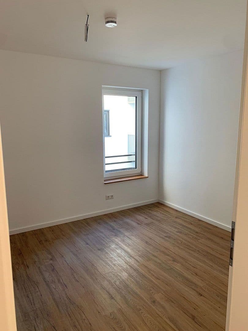 Prenájom bytu 3-izbový 85 m², Bismarckstraße 8, Nürtingen, Bádensko-Wurttembersko Prenájom bytu 3-izbový 85 m², Bismarckstraße 8, Nürtingen, Bádensko-Wurttembersko