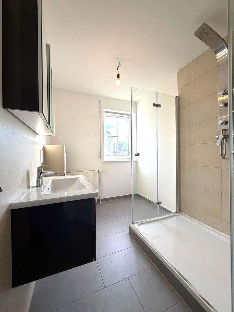 Prenájom bytu 4-izbový 110 m², Udenborner Str. 4, Wabern, Hesensko Prenájom bytu 4-izbový 110 m², Udenborner Str. 4, Wabern, Hesensko