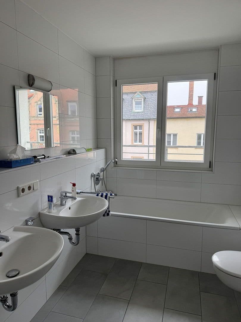 Prenájom bytu 3-izbový 115 m², Wilhelmstr 3, Freiburg, Bádensko-Wurttembersko Prenájom bytu 3-izbový 115 m², Wilhelmstr 3, Freiburg, Bádensko-Wurttembersko