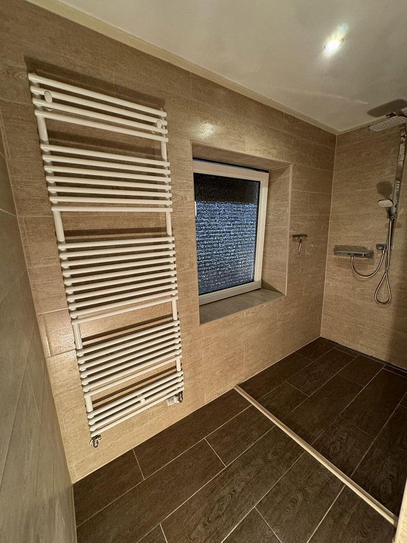 Predaj domu 470 m², pozemek 400 m², Kurhausweg 4, Goslar, Dolné Sasko Predaj domu 470 m², pozemek 400 m², Kurhausweg 4, Goslar, Dolné Sasko