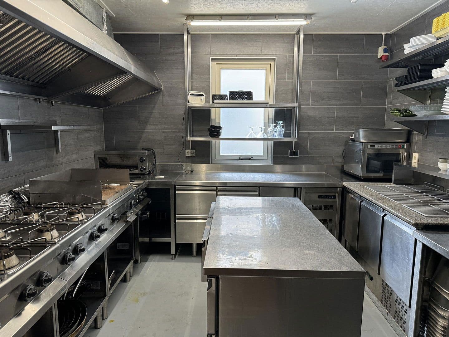 Predaj domu 470 m², pozemek 400 m², Kurhausweg 4, Goslar, Dolné Sasko Predaj domu 470 m², pozemek 400 m², Kurhausweg 4, Goslar, Dolné Sasko