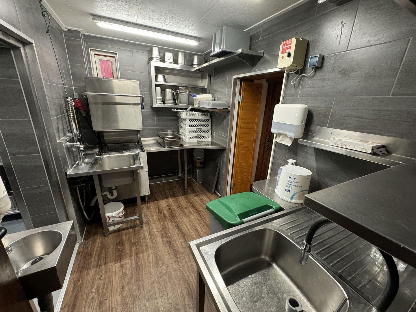 Predaj domu 470 m², pozemek 400 m², Kurhausweg 4, Goslar, Dolné Sasko Predaj domu 470 m², pozemek 400 m², Kurhausweg 4, Goslar, Dolné Sasko