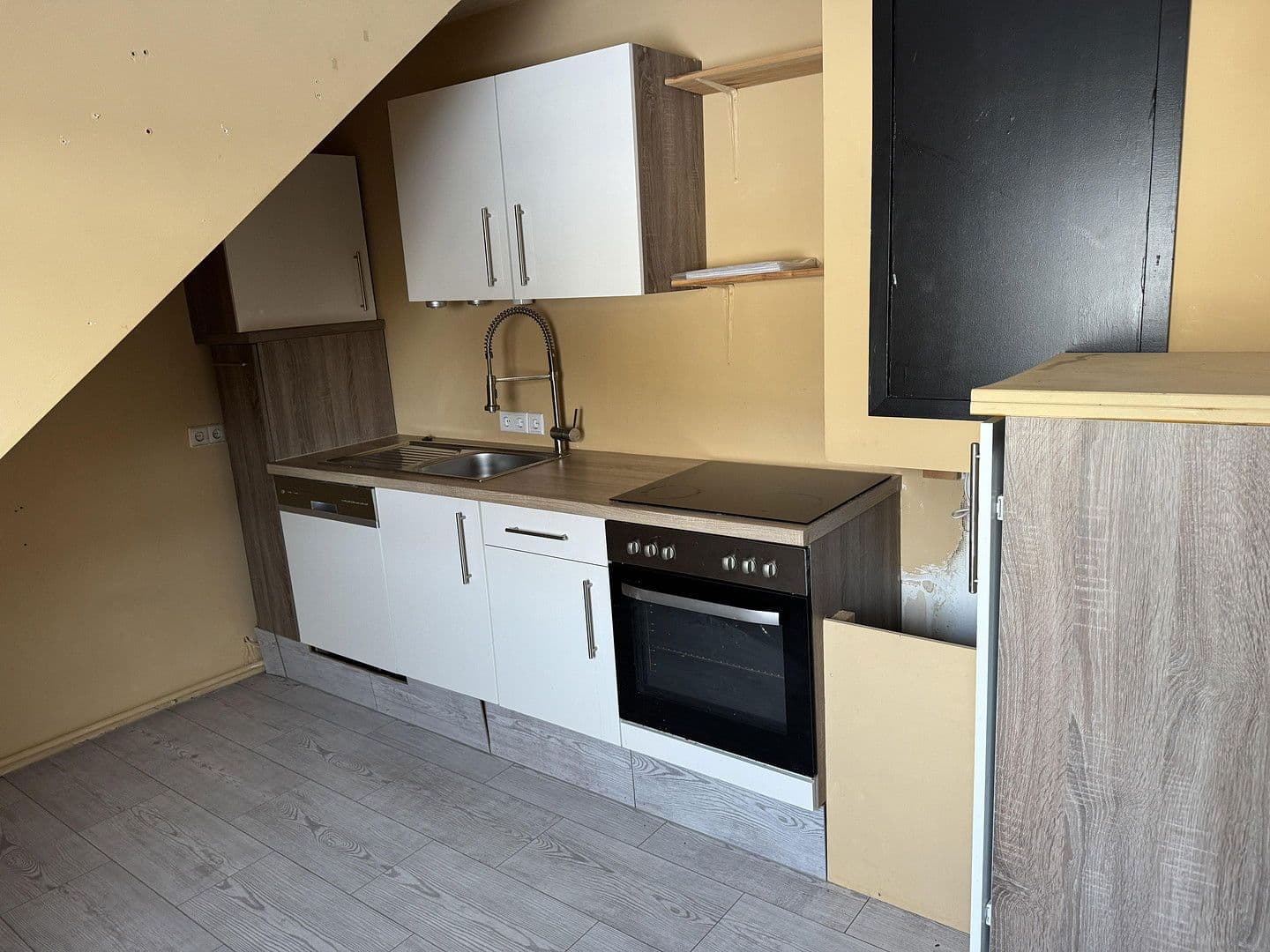 Predaj domu 470 m², pozemek 400 m², Kurhausweg 4, Goslar, Dolné Sasko Predaj domu 470 m², pozemek 400 m², Kurhausweg 4, Goslar, Dolné Sasko