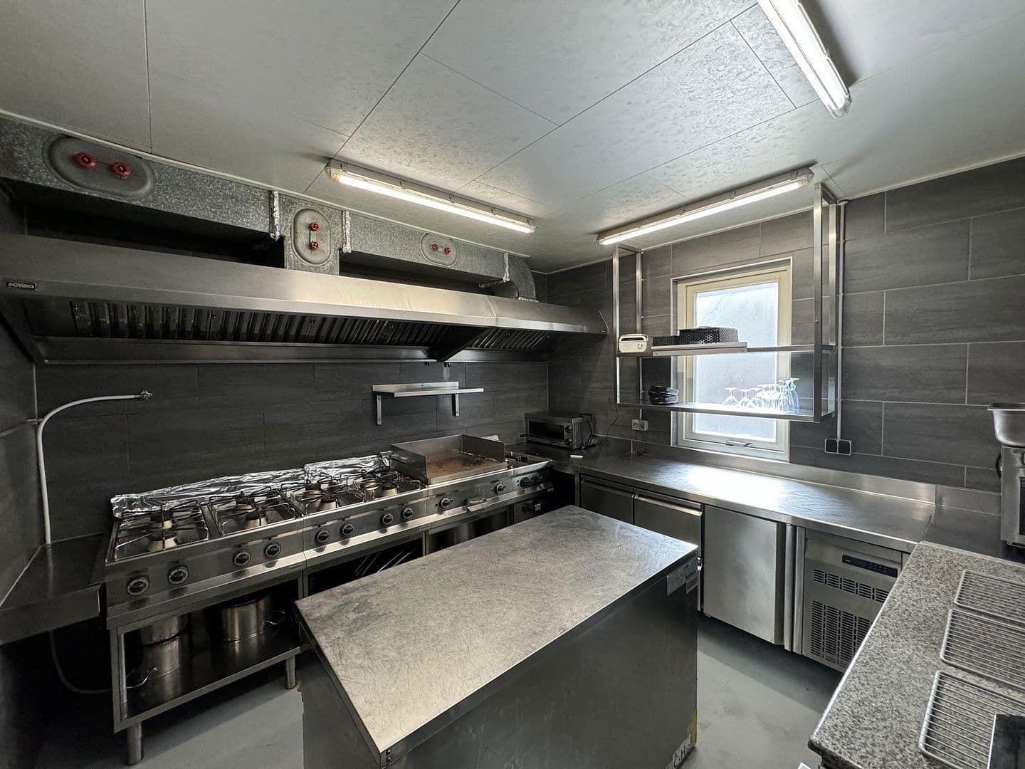 Predaj domu 470 m², pozemek 400 m², Kurhausweg 4, Goslar, Dolné Sasko Predaj domu 470 m², pozemek 400 m², Kurhausweg 4, Goslar, Dolné Sasko