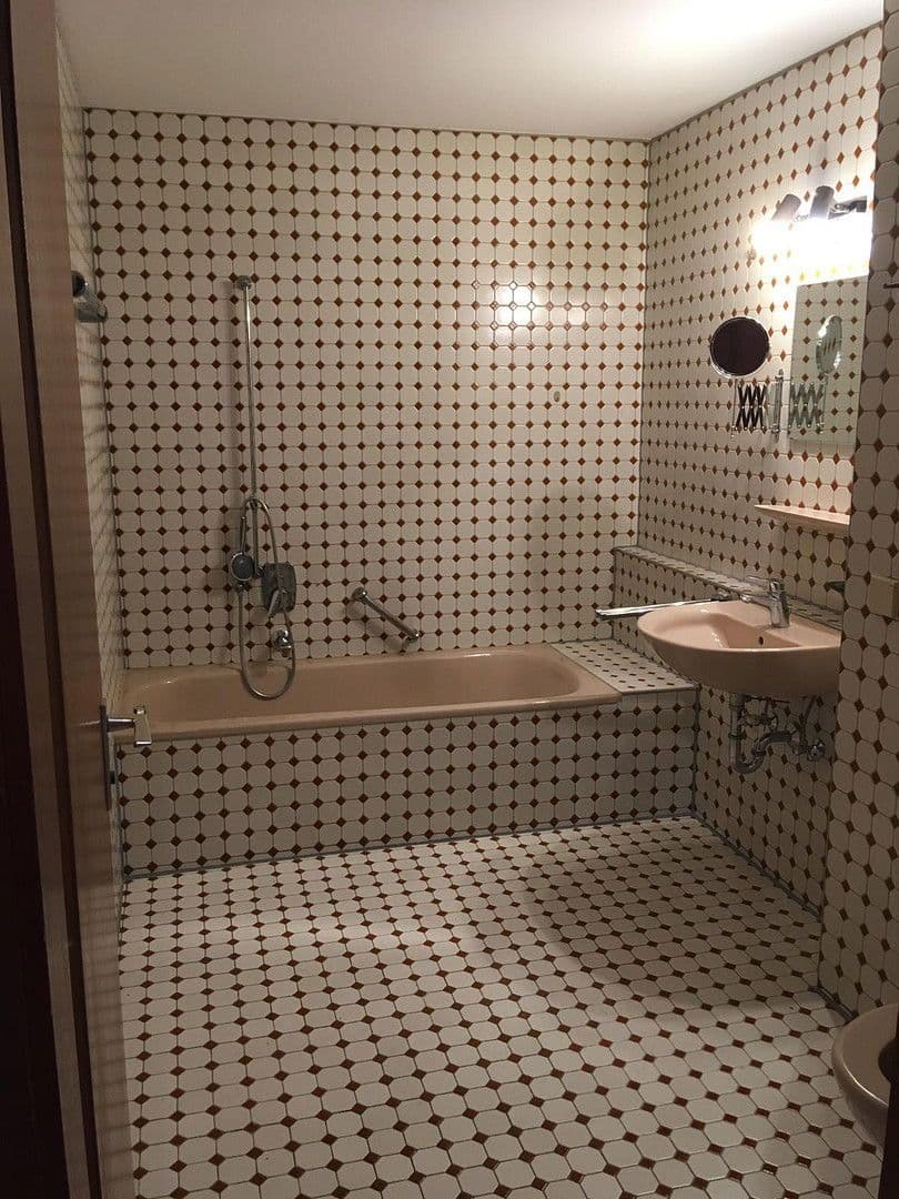 Predaj bytu 2-izbový 87 m², Mörikestraße 7–11, Tübingen, Bádensko-Wurttembersko Predaj bytu 2-izbový 87 m², Mörikestraße 7–11, Tübingen, Bádensko-Wurttembersko