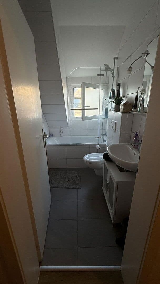 Prenájom bytu 2-izbový 70 m², Köln, Severné Porýnie - Westfálsko Prenájom bytu 2-izbový 70 m², Köln, Severné Porýnie - Westfálsko