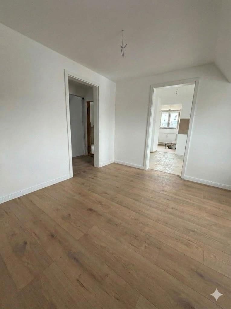 Prenájom bytu 3-izbový 78 m², Burgfarrnbach, Bavorsko Prenájom bytu 3-izbový 78 m², Burgfarrnbach, Bavorsko