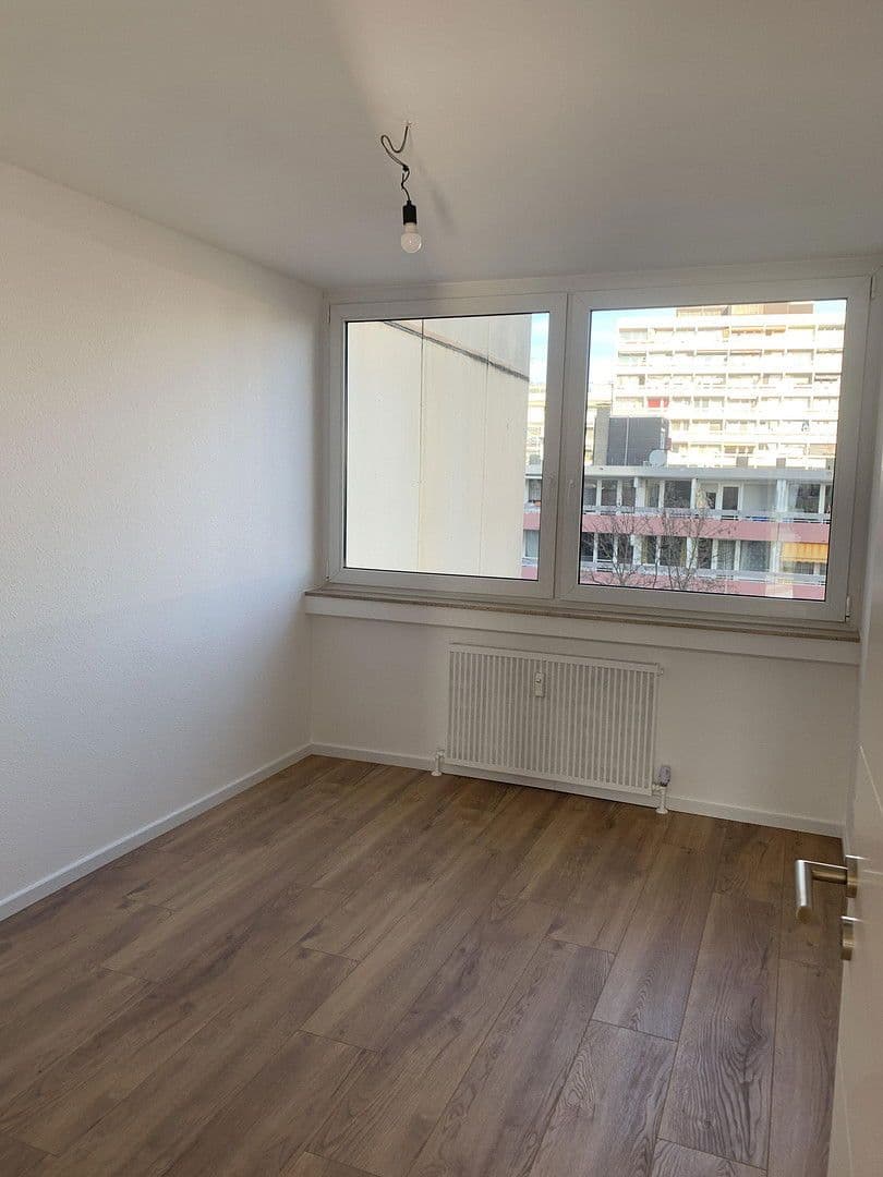 Prenájom bytu 3-izbový 74 m², Mathildenstr. 14, Offenbach, Hesensko Prenájom bytu 3-izbový 74 m², Mathildenstr. 14, Offenbach, Hesensko