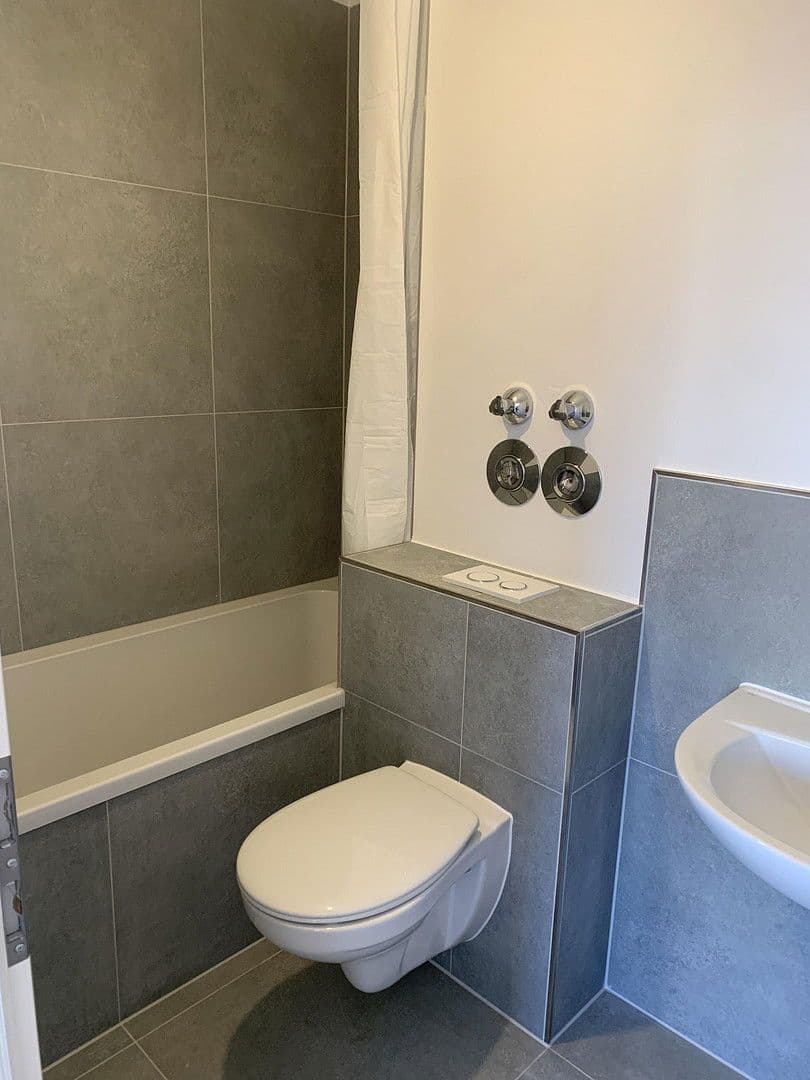 Prenájom bytu 3-izbový 74 m², Mathildenstr. 14, Offenbach, Hesensko Prenájom bytu 3-izbový 74 m², Mathildenstr. 14, Offenbach, Hesensko