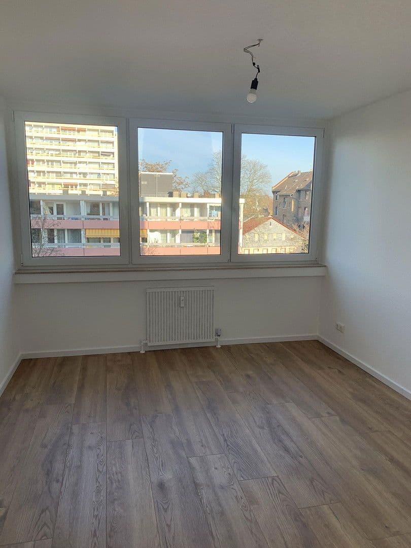 Prenájom bytu 3-izbový 74 m², Mathildenstr. 14, Offenbach, Hesensko Prenájom bytu 3-izbový 74 m², Mathildenstr. 14, Offenbach, Hesensko