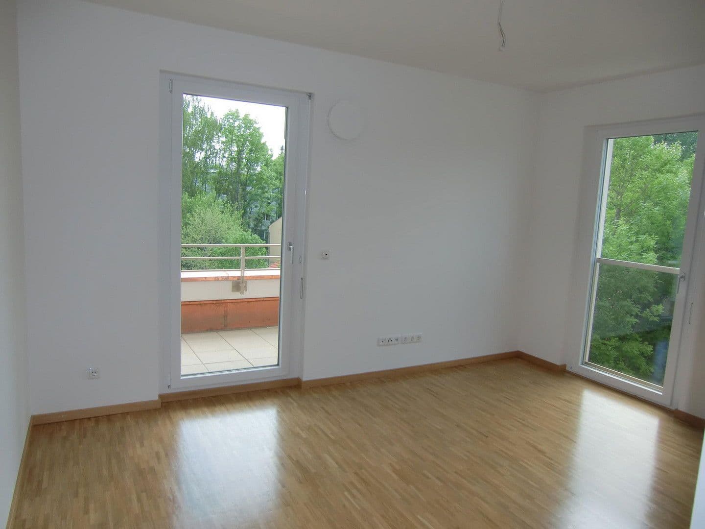 Prenájom bytu 4-izbový 113 m², München, Bavorsko Prenájom bytu 4-izbový 113 m², München, Bavorsko