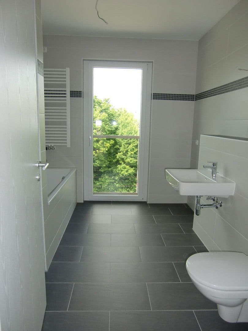 Prenájom bytu 4-izbový 113 m², München, Bavorsko Prenájom bytu 4-izbový 113 m², München, Bavorsko